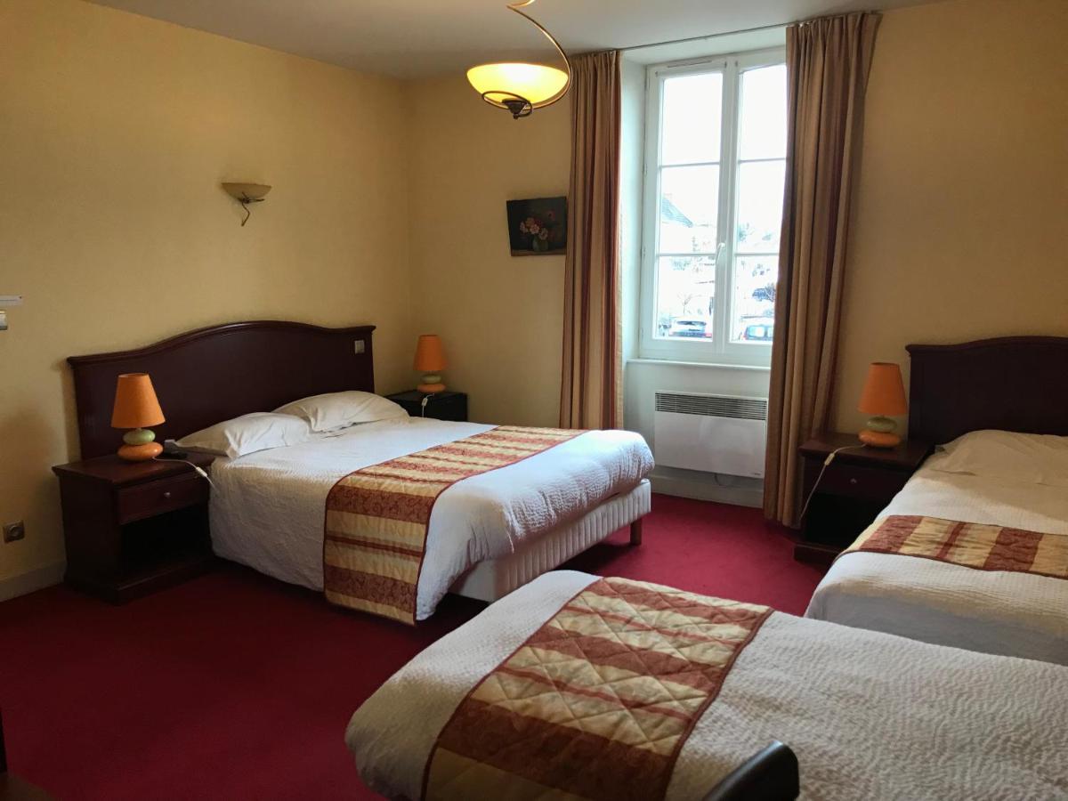 Logis Hotel Saint-Joseph Sancoins Exterior foto