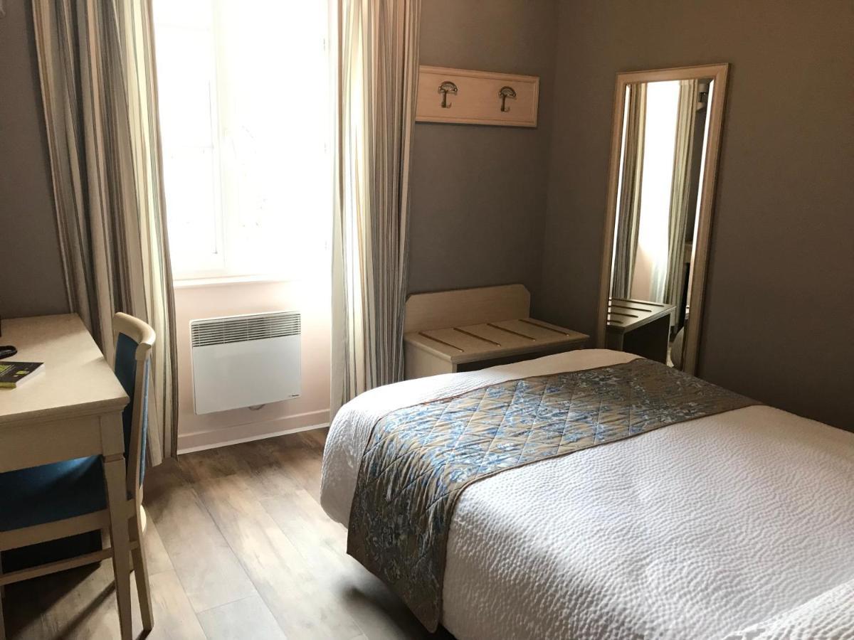 Logis Hotel Saint-Joseph Sancoins Exterior foto