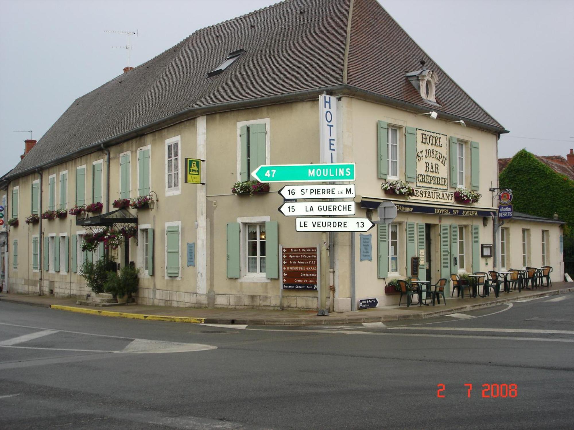 Logis Hotel Saint-Joseph Sancoins Exterior foto